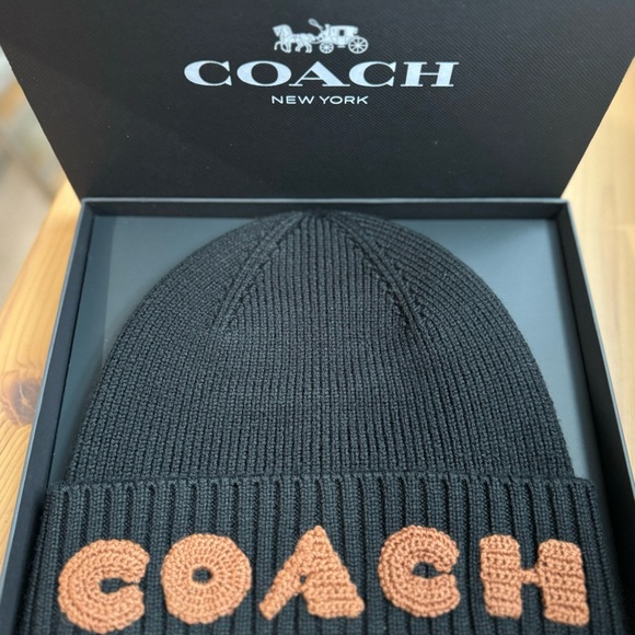 🥰 Coach Boxed Beanie for Men or Women - Picture 2 of 7